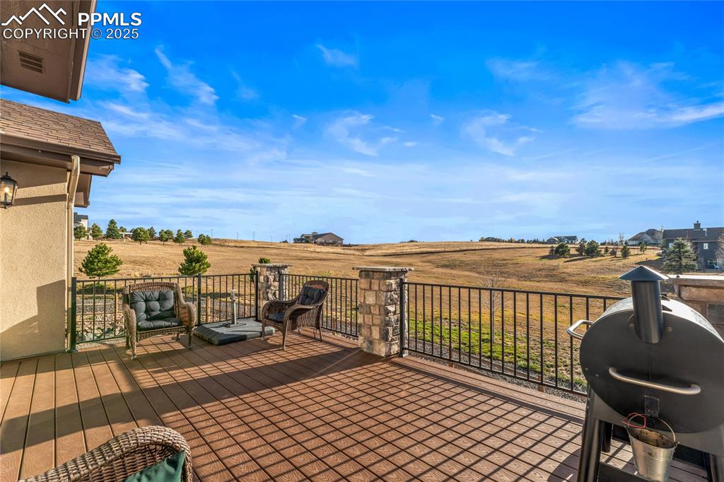 Image 19 of 48: Deck