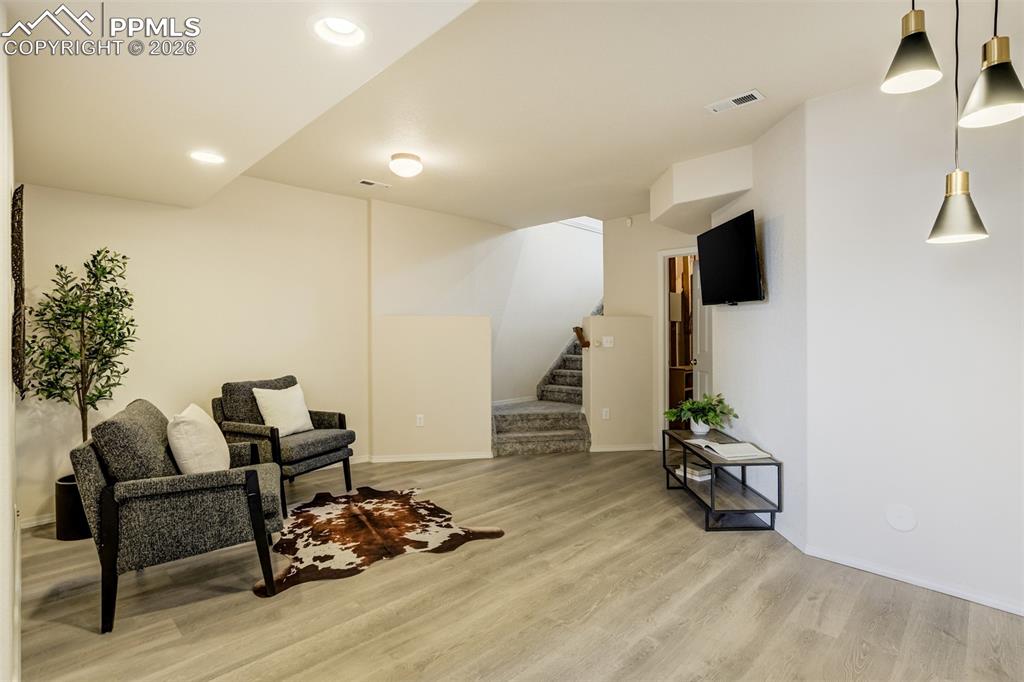 Image 28 of 39: Sitting Room