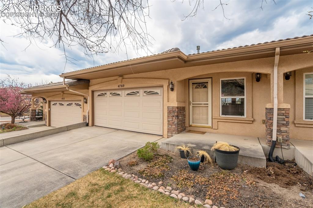 Image 37 of 39: Low-maintenance living starts here—no ladder required.