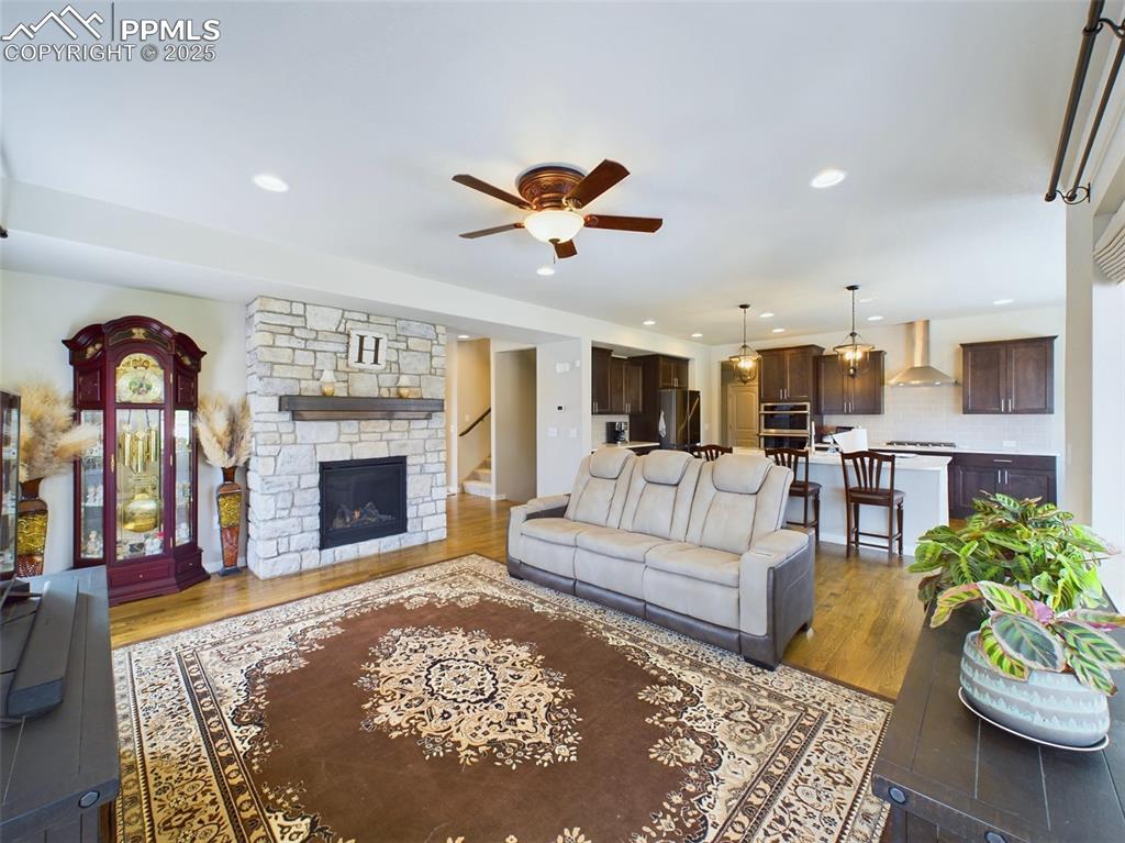 Image 12 of 40: Living Room