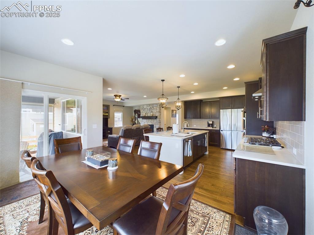 Image 2 of 40: Dining Area