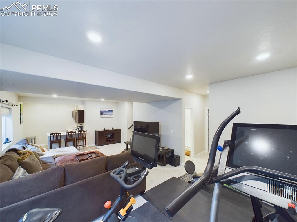 Image 27 of 40: Exercise Room