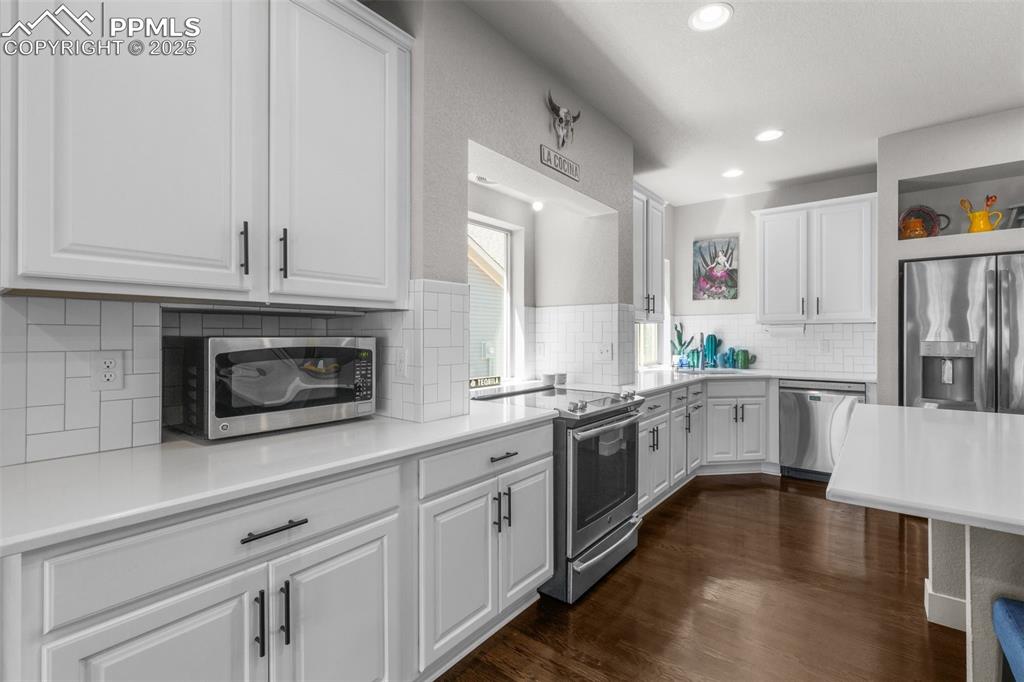 Image 11 of 47: Kitchen