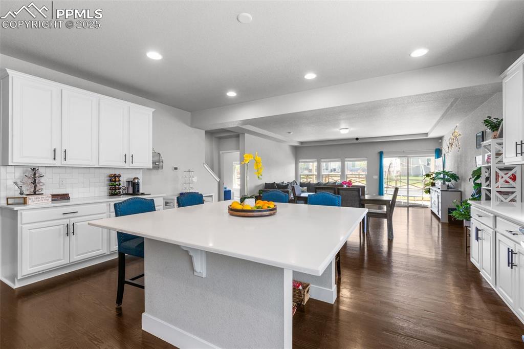 Image 14 of 47: Kitchen