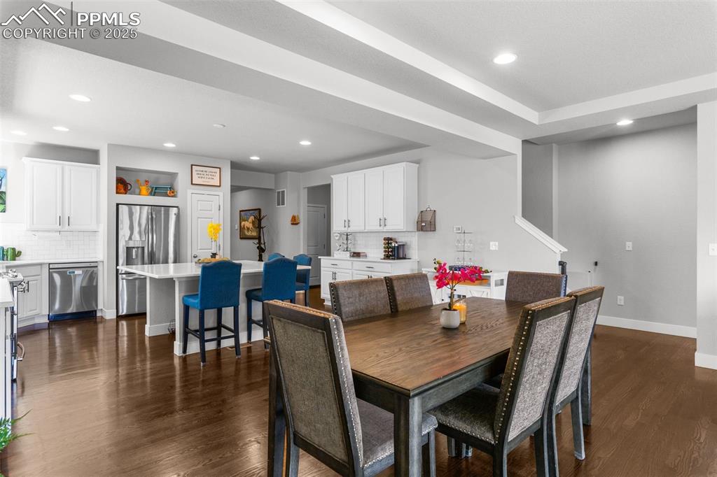 Image 15 of 47: Dining Area