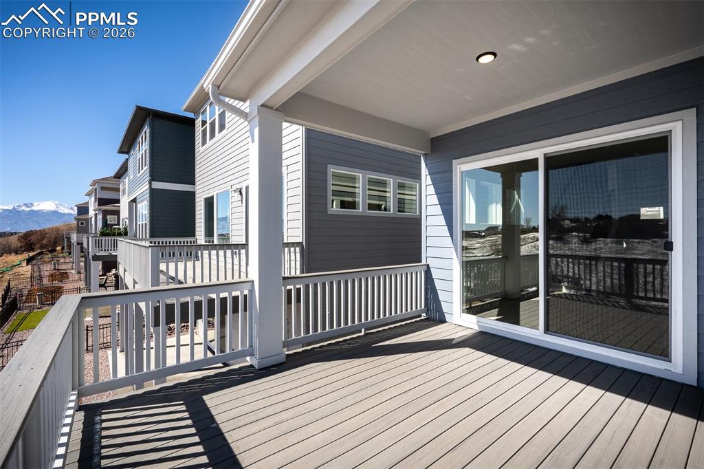 Image 15 of 36: Deck