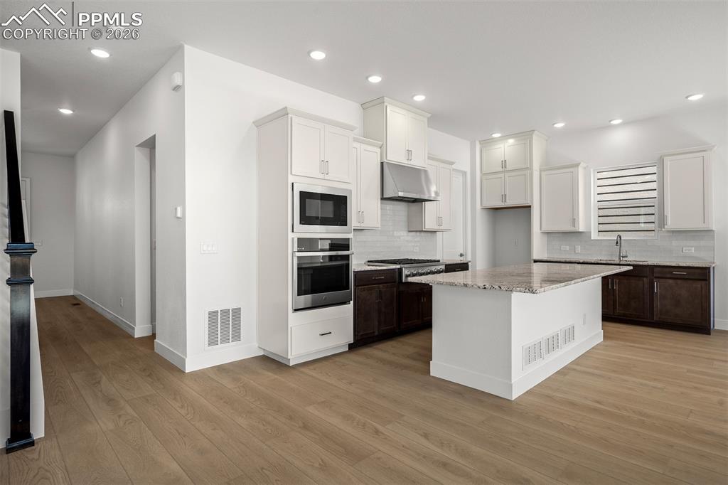 Image 2 of 36: Kitchen