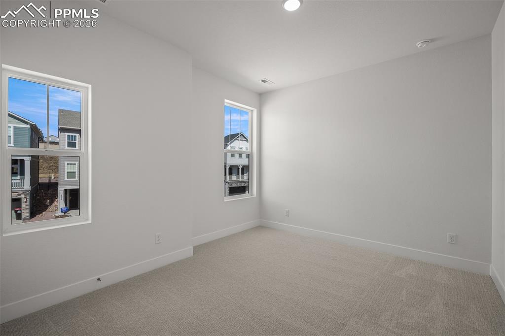 Image 24 of 36: Bedroom