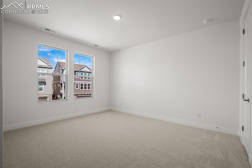 Image 26 of 36: Bedroom