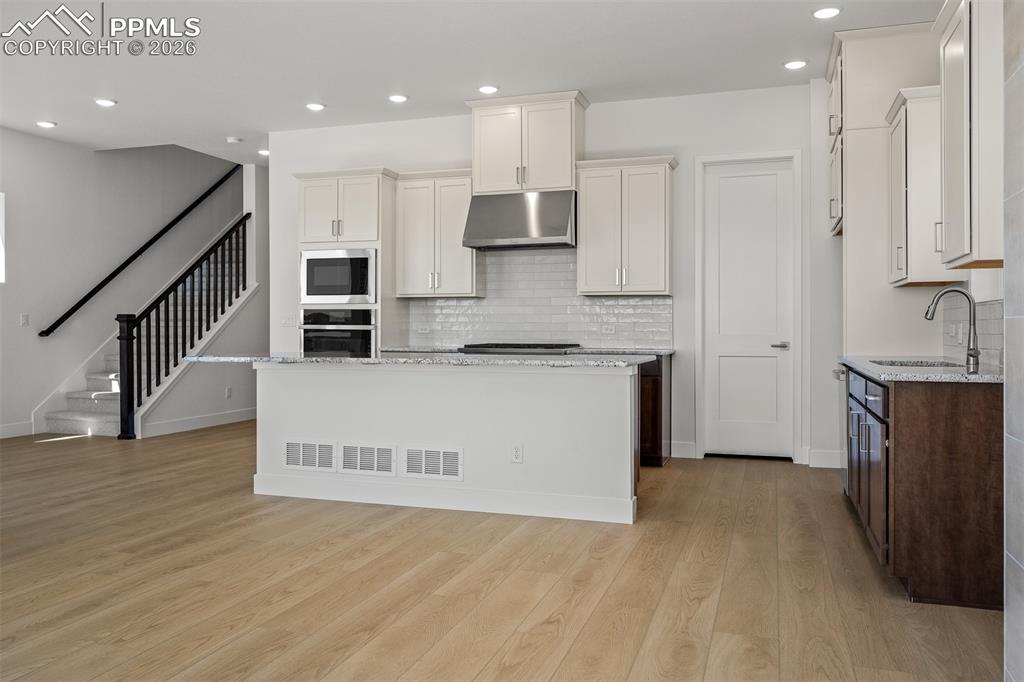 Image 3 of 36: Kitchen