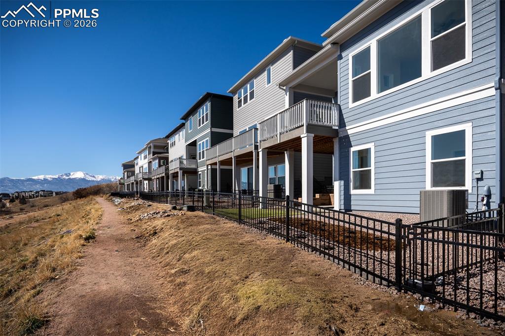 Image 34 of 36: Back of Structure