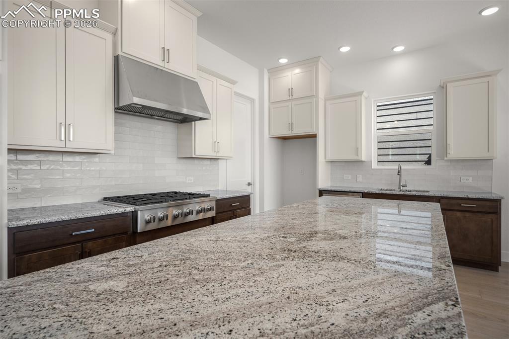 Image 4 of 36: Kitchen