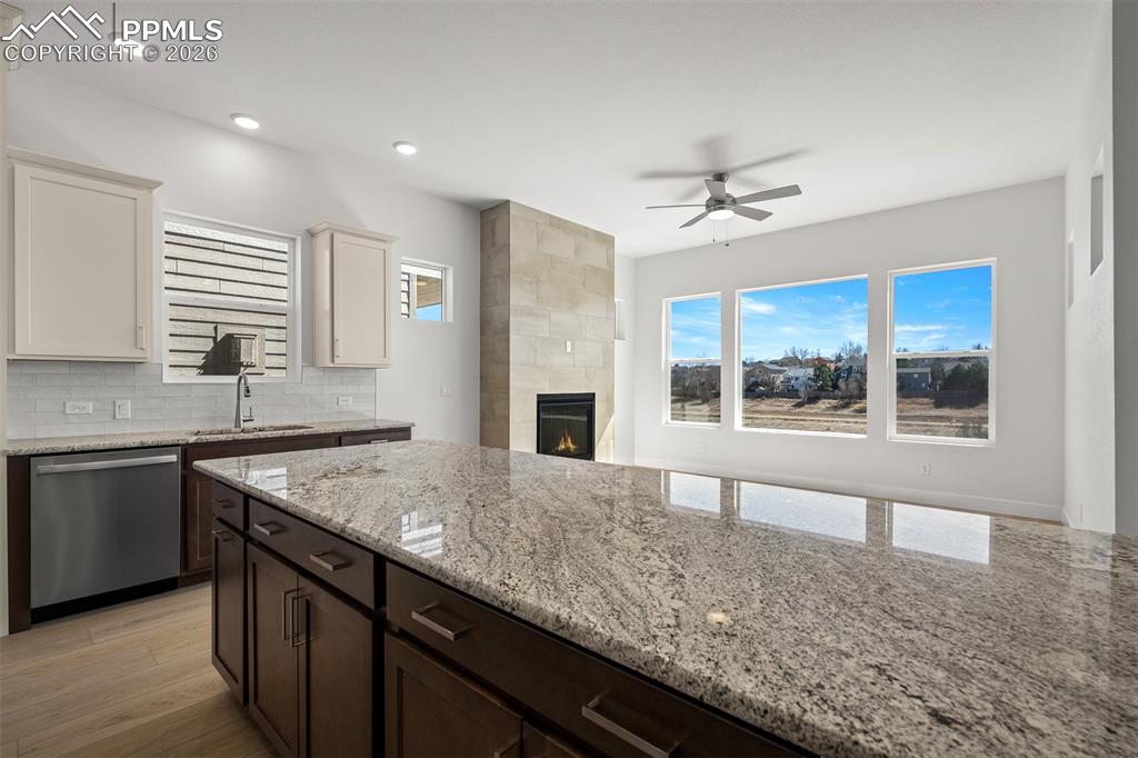 Image 9 of 36: Kitchen