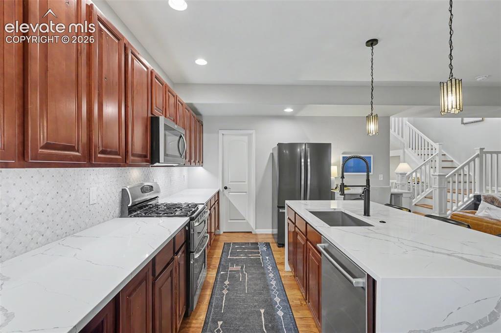 Image 10 of 45: Kitchen