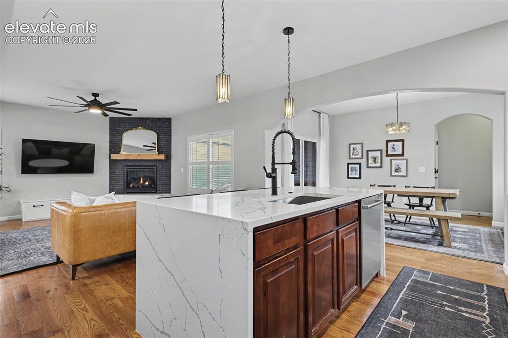 Image 11 of 45: Kitchen