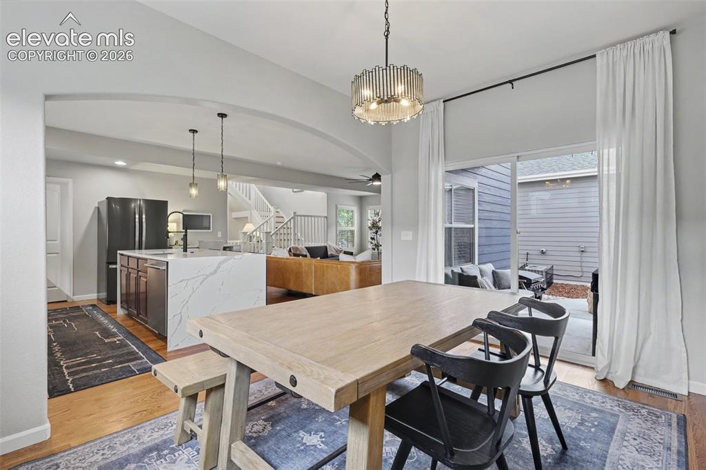 Image 13 of 45: Dining Area