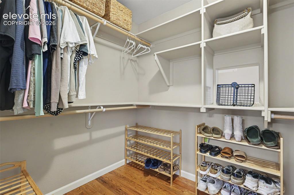 Image 24 of 45: Closet