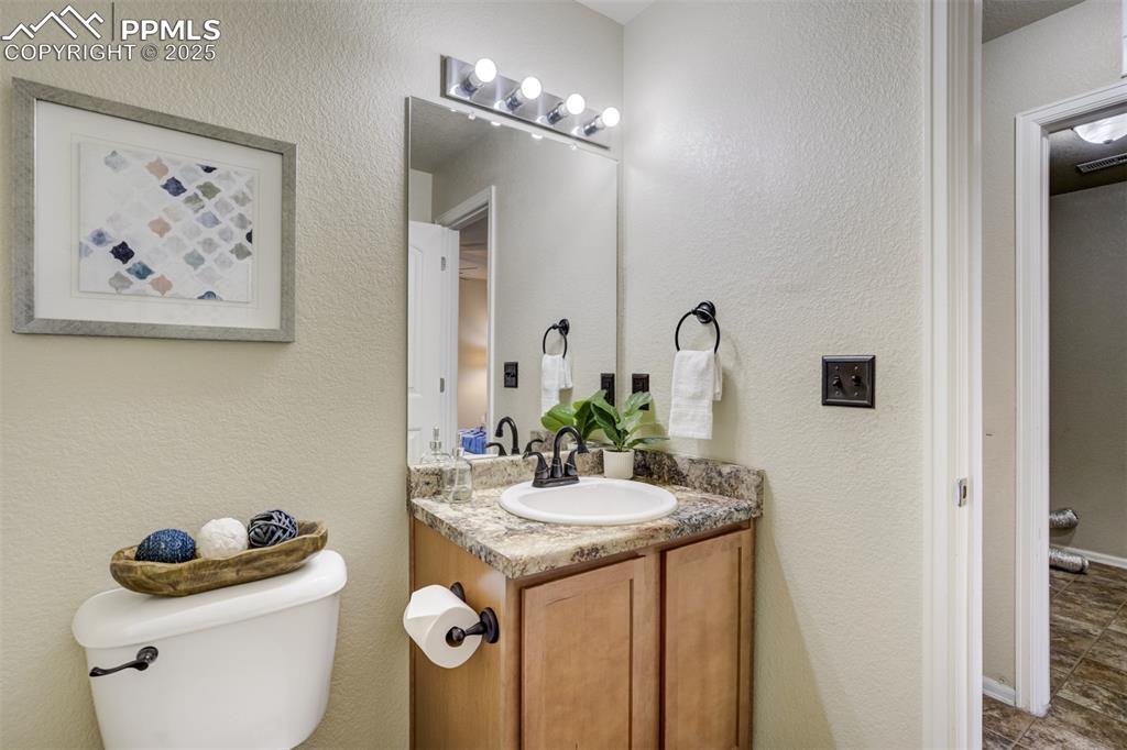 Image 21 of 48: Bathroom