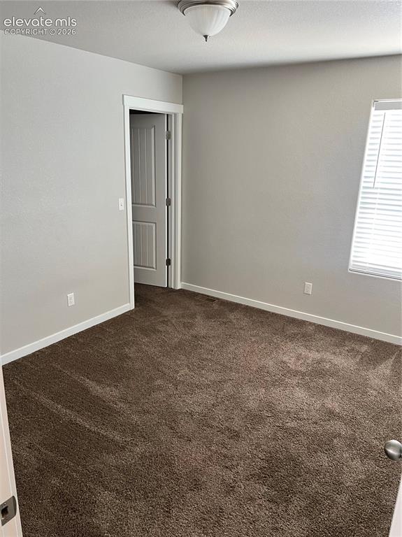 Image 11 of 17: Bedroom