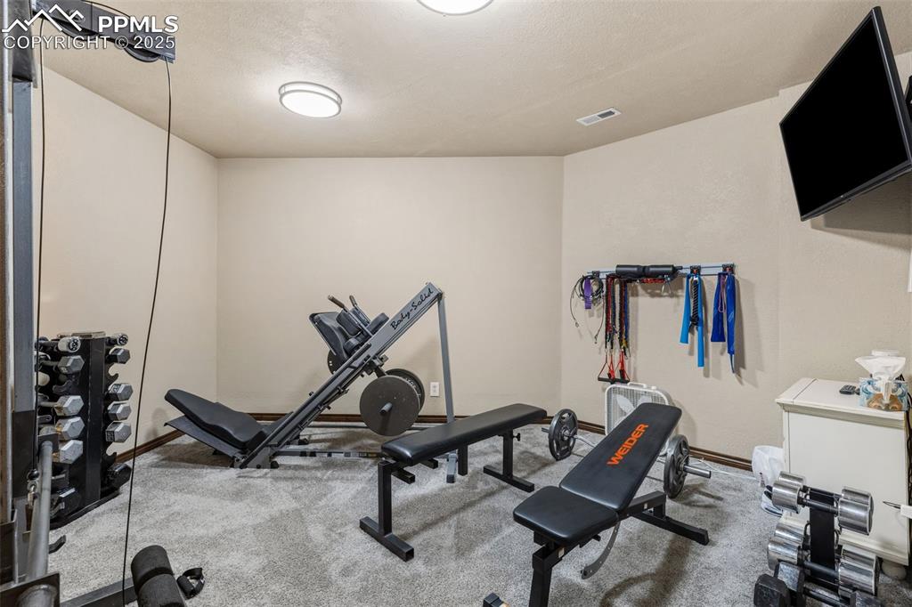 Image 27 of 42: Exercise Room