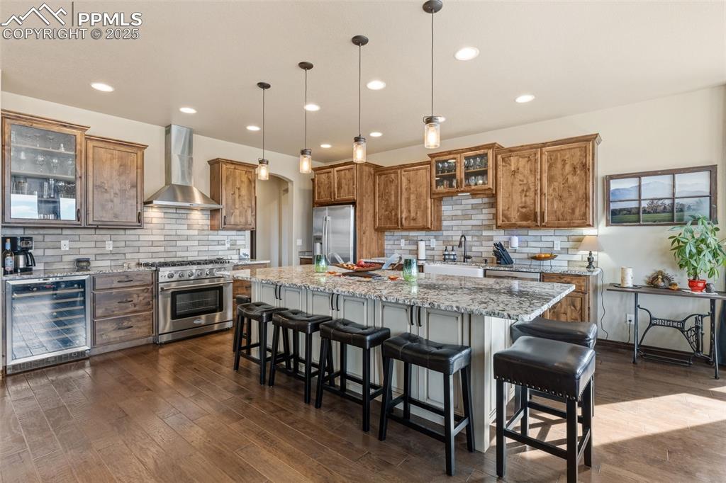 Image 9 of 42: Kitchen