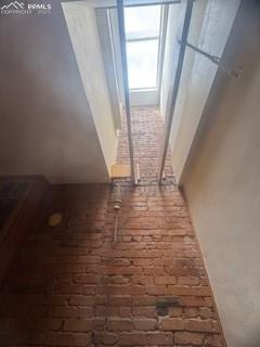 Image 25 of 50: Kitchen skylight