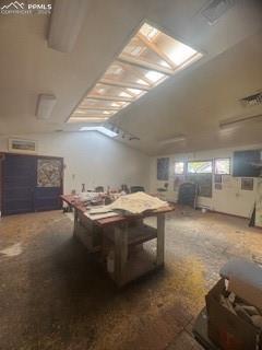 Image 27 of 50: Artist