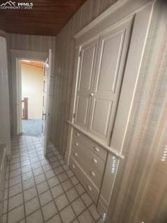 Image 48 of 50: View of closet