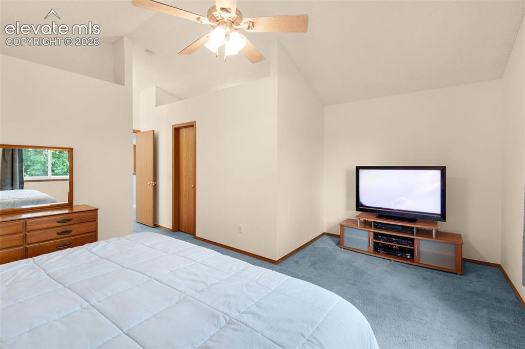 Image 20 of 45: Bedroom