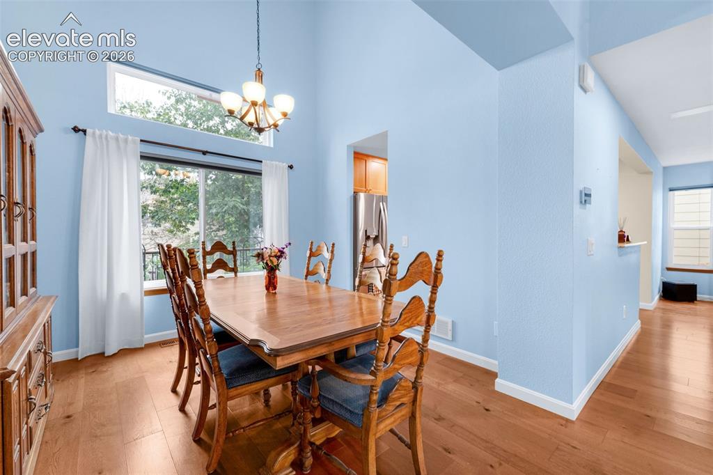 Image 7 of 45: Dining Area