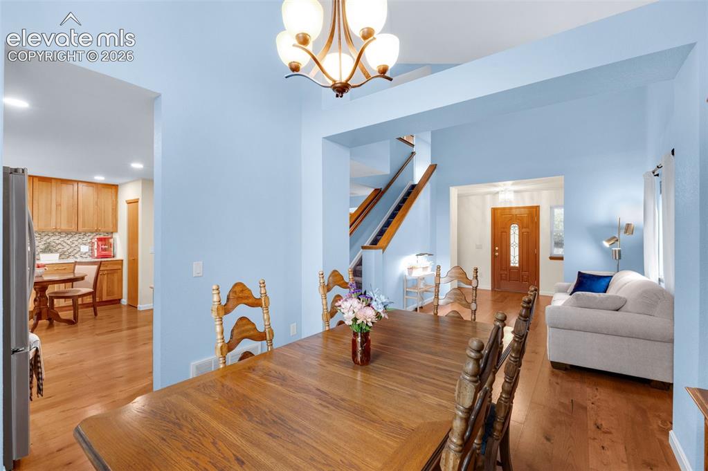 Image 8 of 45: Dining Area