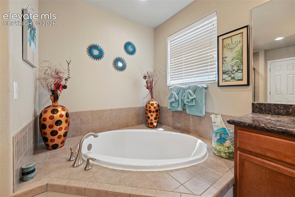 Image 12 of 22: Bathroom