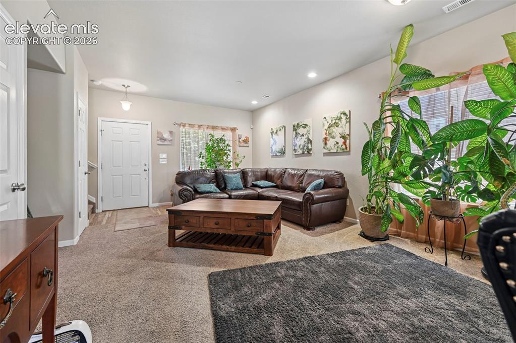 Image 7 of 22: Living room