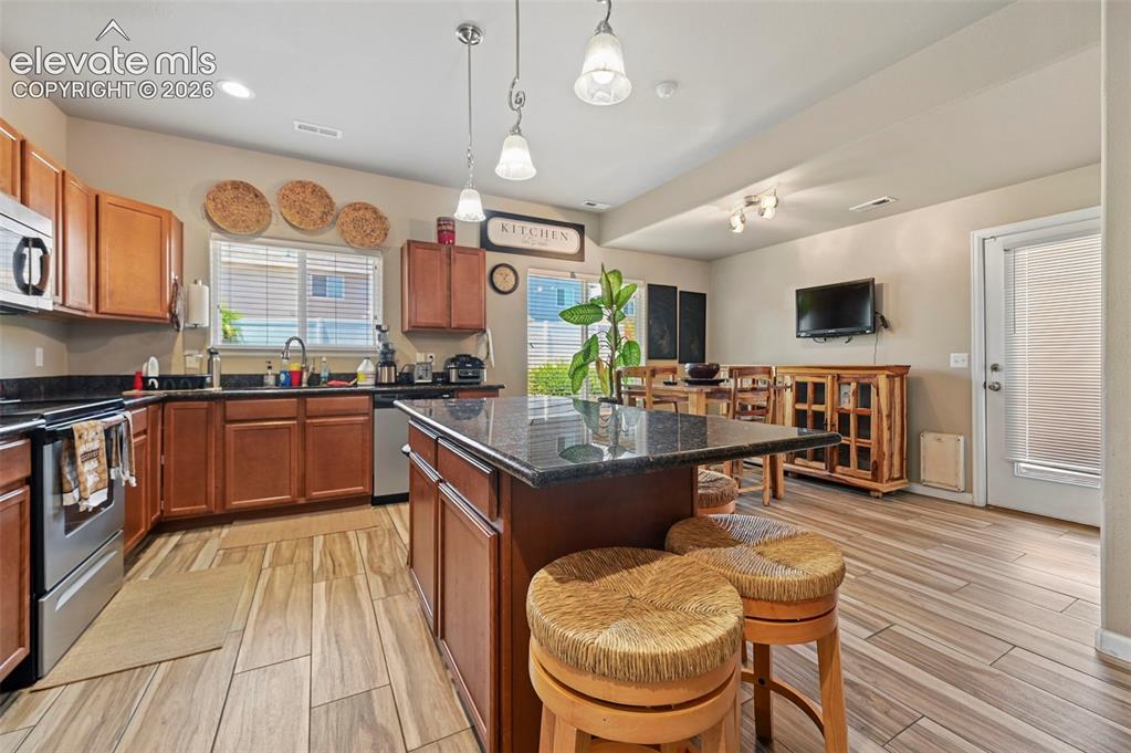 Image 8 of 22: Kitchen