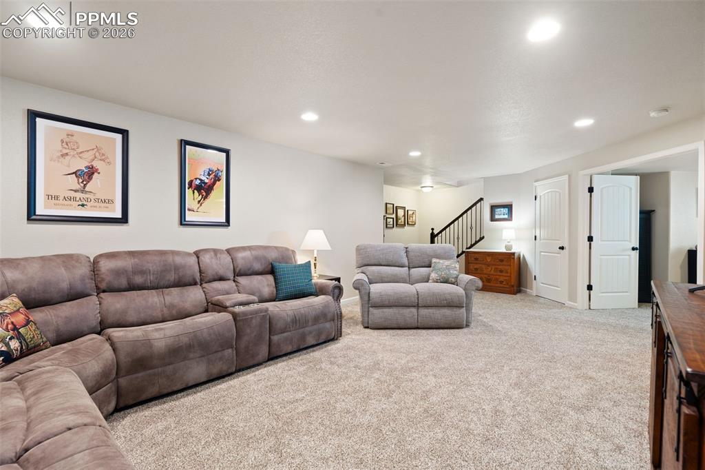 Image 21 of 31: Living Room