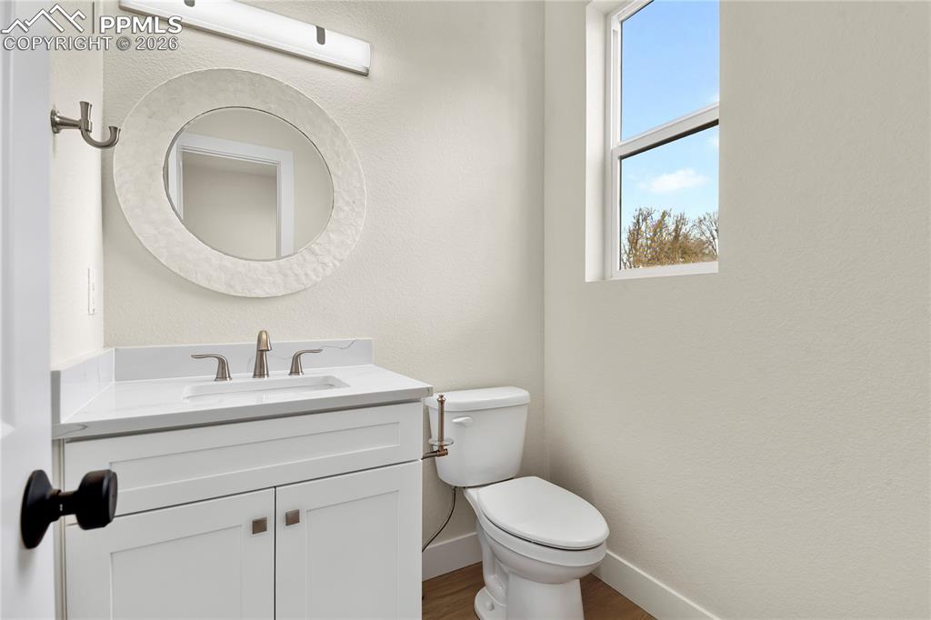 Image 15 of 33: Bathroom