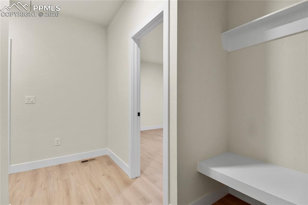 Image 28 of 33: Mud Room