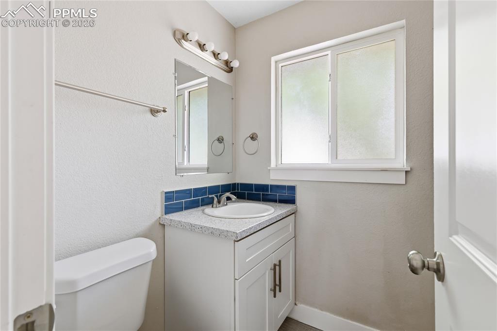 Image 13 of 26: Bathroom