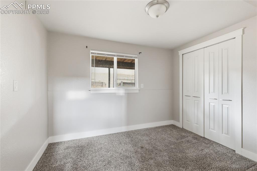 Image 14 of 26: Bedroom
