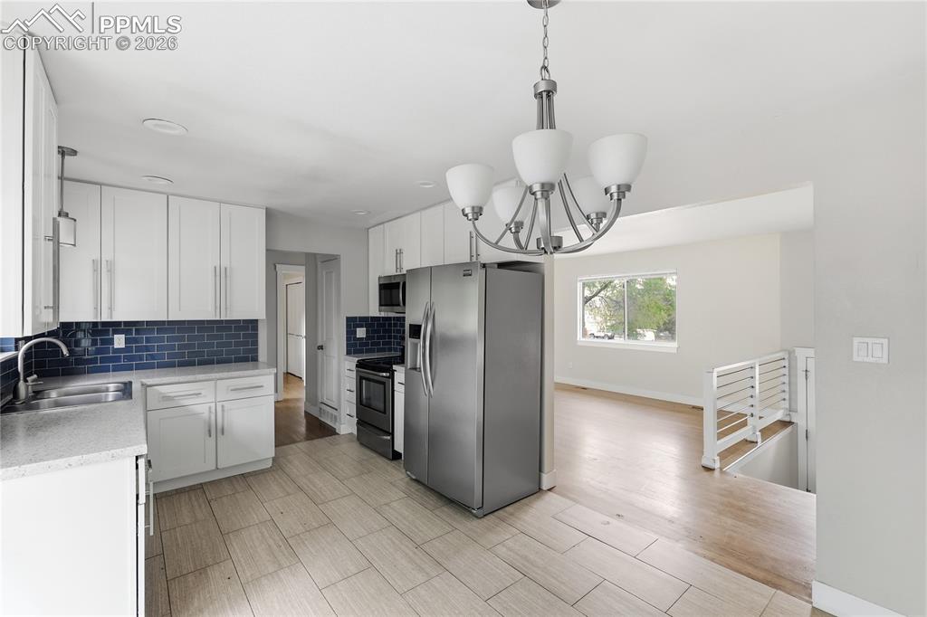 Image 8 of 26: Kitchen