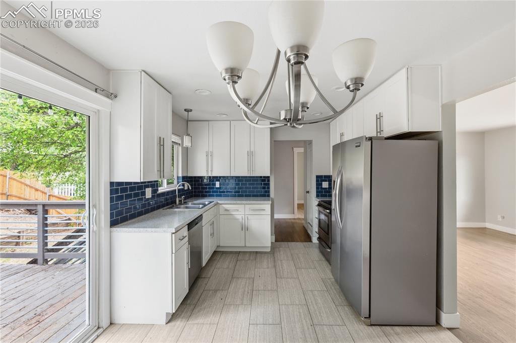 Image 9 of 26: Kitchen