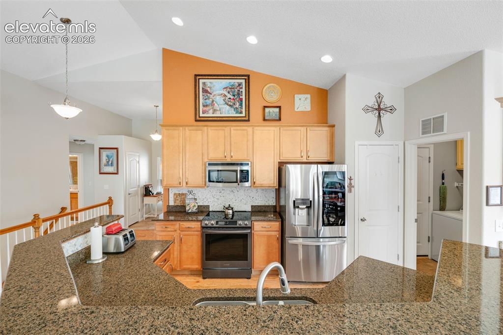 Image 16 of 46: Entrance Foyer