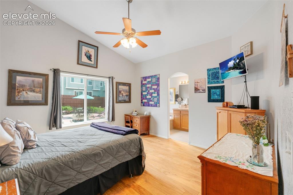 Image 20 of 46: Open floor plan - Kitchen looks into Living Room
