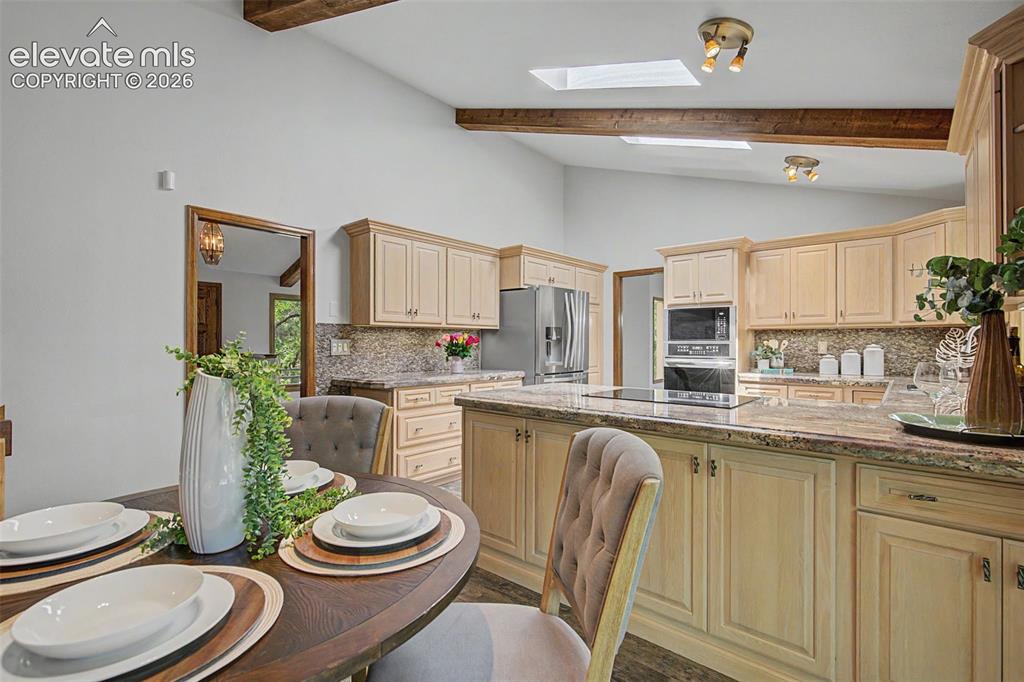 Image 11 of 44: Kitchen
