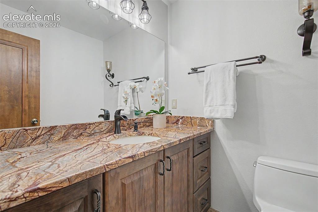 Image 33 of 44: Bathroom