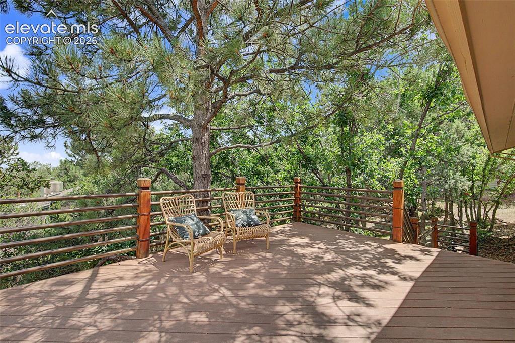 Image 35 of 44: Deck