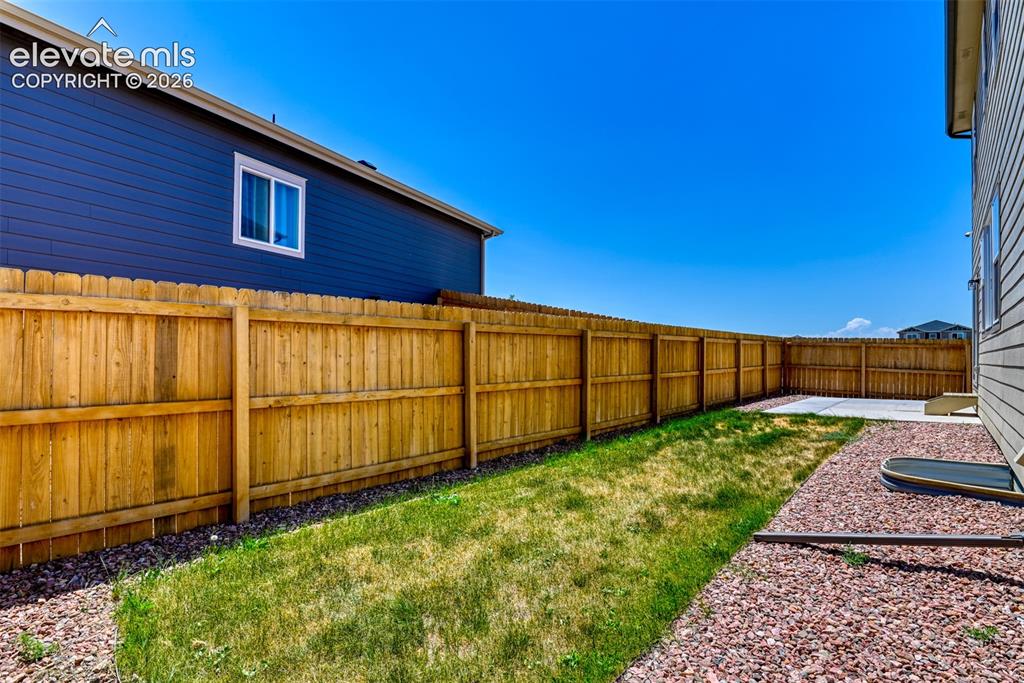 Image 20 of 20: Yard