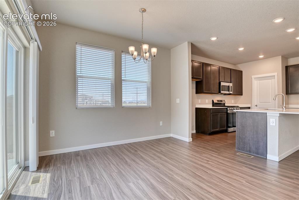 Image 6 of 20: Kitchen