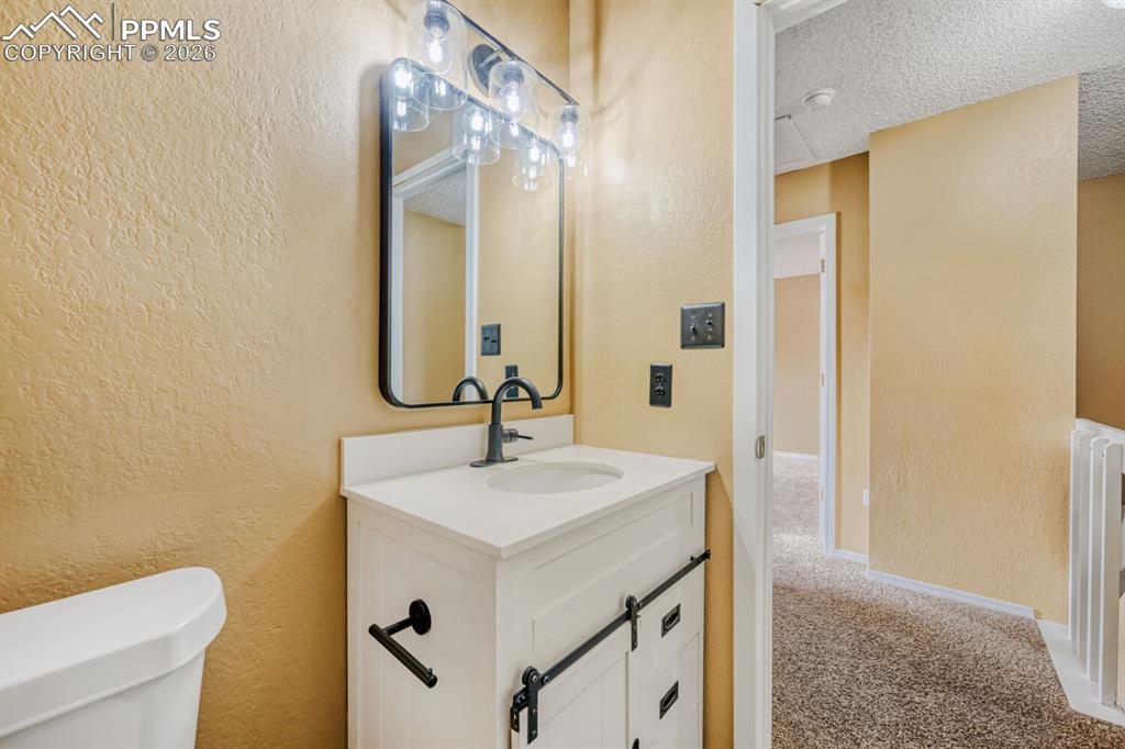 Image 23 of 28: Bathroom