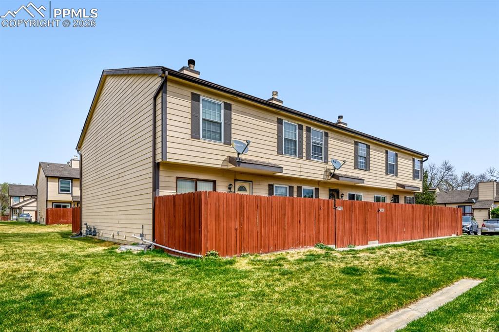 Image 26 of 28: Back of Structure